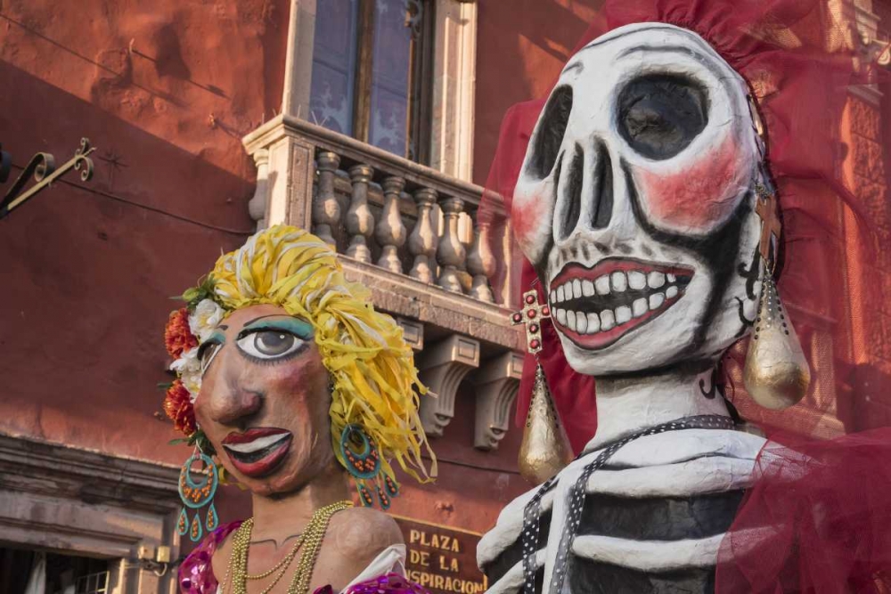 Mexico Puppets in Mojiganga music celebration